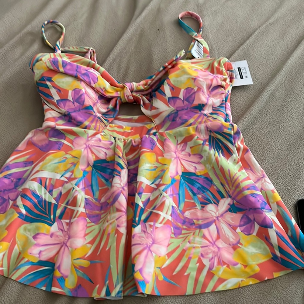 ❤️Swimming top floral tropical size S( 4-6 ) Brand New❤️